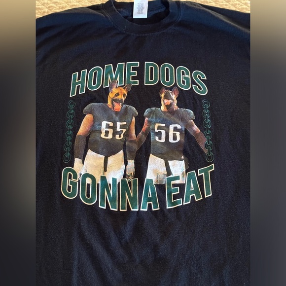 Philadelphia Eagles Black T-shirt - Home Dogs Gonna Eat Size M - Picture 1 of 7